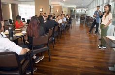 Foto de la galería: Anticipo de la fiesta de los 20 años: alegria y emoción en la distinción a productores de América Servicios en Posadas