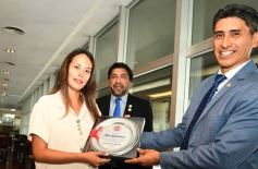 Foto de la galería: Anticipo de la fiesta de los 20 años: alegria y emoción en la distinción a productores de América Servicios en Posadas