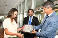 Foto de la galería: Anticipo de la fiesta de los 20 años: alegria y emoción en la distinción a productores de América Servicios en Posadas