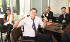 Foto de la galería: Anticipo de la fiesta de los 20 años: alegria y emoción en la distinción a productores de América Servicios en Posadas