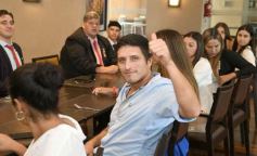 Foto de la galería: Anticipo de la fiesta de los 20 años: alegria y emoción en la distinción a productores de América Servicios en Posadas