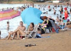 Foto de la galería: Disfrutando el calor en la ciudad: domingo relajado y para el agua en Costa Sur y El Brete