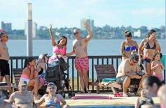 Foto de la galería: Disfrutando el calor en la ciudad: domingo relajado y para el agua en Costa Sur y El Brete
