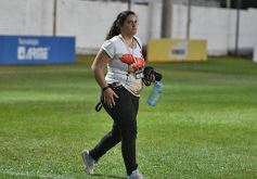 Foto de la galería:  Bartolomé Mitre ya está con un pie adentro y define la final en Rocamora ante su público