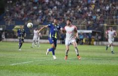 Foto de la galería:  Bartolomé Mitre ya está con un pie adentro y define la final en Rocamora ante su público