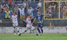 Foto de la galería:  Bartolomé Mitre ya está con un pie adentro y define la final en Rocamora ante su público