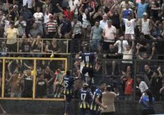 Foto de la galería:  Bartolomé Mitre ya está con un pie adentro y define la final en Rocamora ante su público