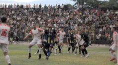 Foto de la galería:  Bartolomé Mitre ya está con un pie adentro y define la final en Rocamora ante su público