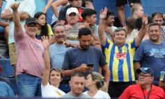 Foto de la galería:  Bartolomé Mitre ya está con un pie adentro y define la final en Rocamora ante su público