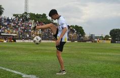 Foto de la galería:  Bartolomé Mitre ya está con un pie adentro y define la final en Rocamora ante su público