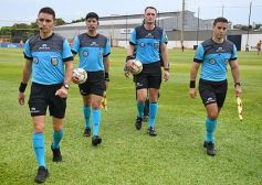 Foto de la galería:  Bartolomé Mitre ya está con un pie adentro y define la final en Rocamora ante su público