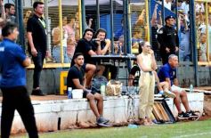 Foto de la galería:  Bartolomé Mitre ya está con un pie adentro y define la final en Rocamora ante su público