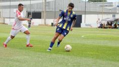 Foto de la galería:  Bartolomé Mitre ya está con un pie adentro y define la final en Rocamora ante su público