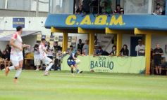 Foto de la galería:  Bartolomé Mitre ya está con un pie adentro y define la final en Rocamora ante su público
