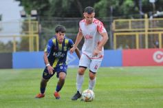Foto de la galería:  Bartolomé Mitre ya está con un pie adentro y define la final en Rocamora ante su público