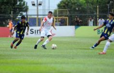 Foto de la galería:  Bartolomé Mitre ya está con un pie adentro y define la final en Rocamora ante su público