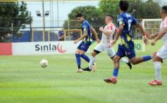 Foto de la galería:  Bartolomé Mitre ya está con un pie adentro y define la final en Rocamora ante su público