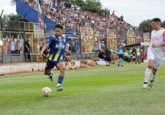 Foto de la galería:  Bartolomé Mitre ya está con un pie adentro y define la final en Rocamora ante su público