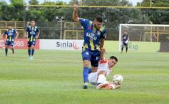 Foto de la galería:  Bartolomé Mitre ya está con un pie adentro y define la final en Rocamora ante su público