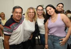 Foto de la galería: Segunda parte del encuentro y alegría que puso broche a la colación de los de 5to de la Madre de la Misericordia