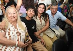 Foto de la galería: Segunda parte del encuentro y alegría que puso broche a la colación de los de 5to de la Madre de la Misericordia