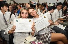 Foto de la galería: Segunda parte del encuentro y alegría que puso broche a la colación de los de 5to de la Madre de la Misericordia