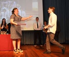 Foto de la galería: Segunda parte del encuentro y alegría que puso broche a la colación de los de 5to de la Madre de la Misericordia