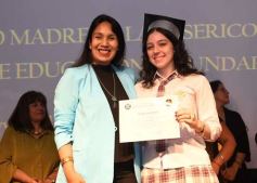 Foto de la galería: Segunda parte del encuentro y alegría que puso broche a la colación de los de 5to de la Madre de la Misericordia