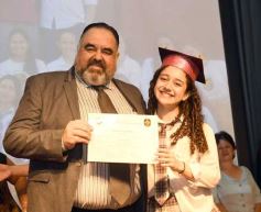 Foto de la galería: Segunda parte del encuentro y alegría que puso broche a la colación de los de 5to de la Madre de la Misericordia