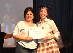 Foto de la galería: Segunda parte del encuentro y alegría que puso broche a la colación de los de 5to de la Madre de la Misericordia