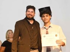 Foto de la galería: Segunda parte del encuentro y alegría que puso broche a la colación de los de 5to de la Madre de la Misericordia