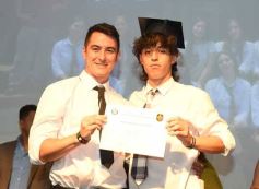 Foto de la galería: Segunda parte del encuentro y alegría que puso broche a la colación de los de 5to de la Madre de la Misericordia