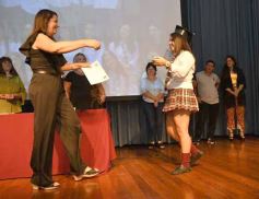 Foto de la galería: Segunda parte del encuentro y alegría que puso broche a la colación de los de 5to de la Madre de la Misericordia