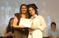 Foto de la galería: Segunda parte del encuentro y alegría que puso broche a la colación de los de 5to de la Madre de la Misericordia