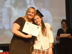 Foto de la galería: Segunda parte del encuentro y alegría que puso broche a la colación de los de 5to de la Madre de la Misericordia