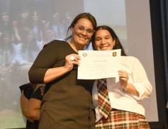 Foto de la galería: Segunda parte del encuentro y alegría que puso broche a la colación de los de 5to de la Madre de la Misericordia