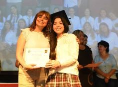 Foto de la galería: Segunda parte del encuentro y alegría que puso broche a la colación de los de 5to de la Madre de la Misericordia