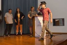 Foto de la galería: Segunda parte del encuentro y alegría que puso broche a la colación de los de 5to de la Madre de la Misericordia