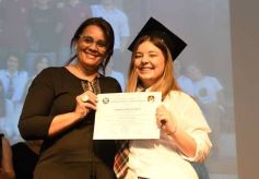 Foto de la galería: Segunda parte del encuentro y alegría que puso broche a la colación de los de 5to de la Madre de la Misericordia