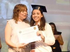 Foto de la galería: Segunda parte del encuentro y alegría que puso broche a la colación de los de 5to de la Madre de la Misericordia