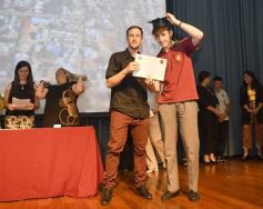 Foto de la galería: Segunda parte del encuentro y alegría que puso broche a la colación de los de 5to de la Madre de la Misericordia