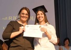 Foto de la galería: Segunda parte del encuentro y alegría que puso broche a la colación de los de 5to de la Madre de la Misericordia