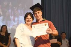 Foto de la galería: Segunda parte del encuentro y alegría que puso broche a la colación de los de 5to de la Madre de la Misericordia