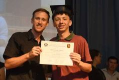 Foto de la galería: Segunda parte del encuentro y alegría que puso broche a la colación de los de 5to de la Madre de la Misericordia