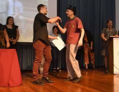 Foto de la galería: Segunda parte del encuentro y alegría que puso broche a la colación de los de 5to de la Madre de la Misericordia