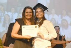 Foto de la galería: Segunda parte del encuentro y alegría que puso broche a la colación de los de 5to de la Madre de la Misericordia