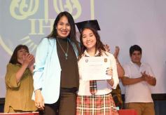 Foto de la galería: Segunda parte del encuentro y alegría que puso broche a la colación de los de 5to de la Madre de la Misericordia