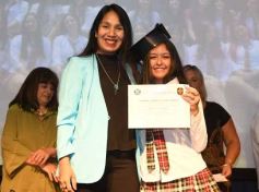 Foto de la galería: Segunda parte del encuentro y alegría que puso broche a la colación de los de 5to de la Madre de la Misericordia