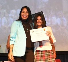 Foto de la galería: Segunda parte del encuentro y alegría que puso broche a la colación de los de 5to de la Madre de la Misericordia