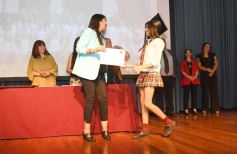 Foto de la galería: Segunda parte del encuentro y alegría que puso broche a la colación de los de 5to de la Madre de la Misericordia